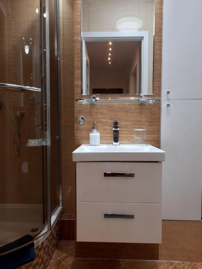 Appartamento Apartament W Centrum Wroclawia Esterno foto